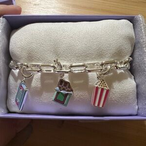 BP Takin’ It Old School Charmelier